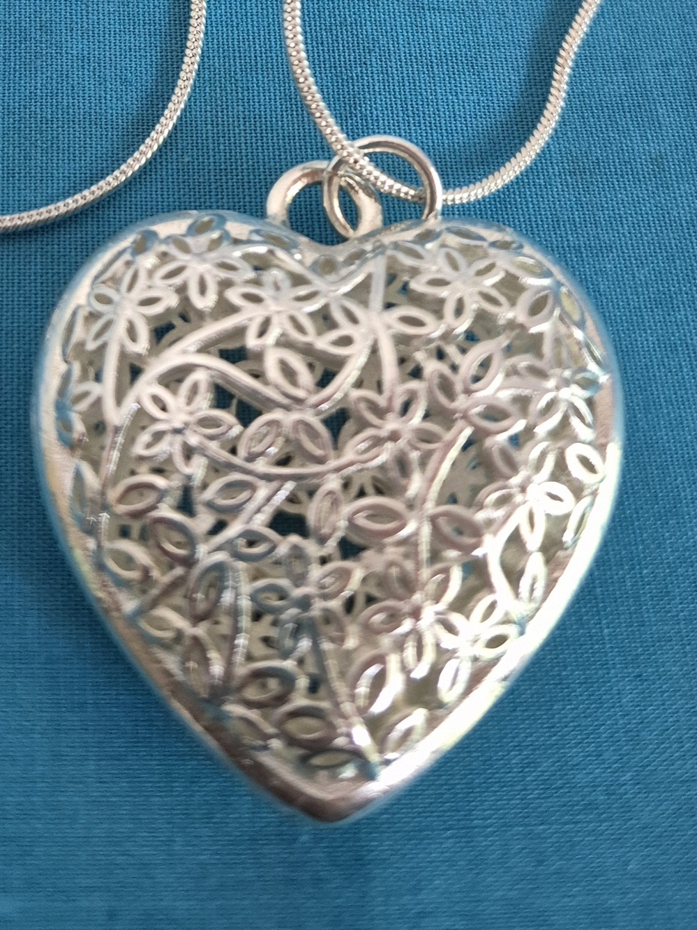 Filigree Puffy Heart Silvertone Pendant Necklace 16” Chain Love Classic